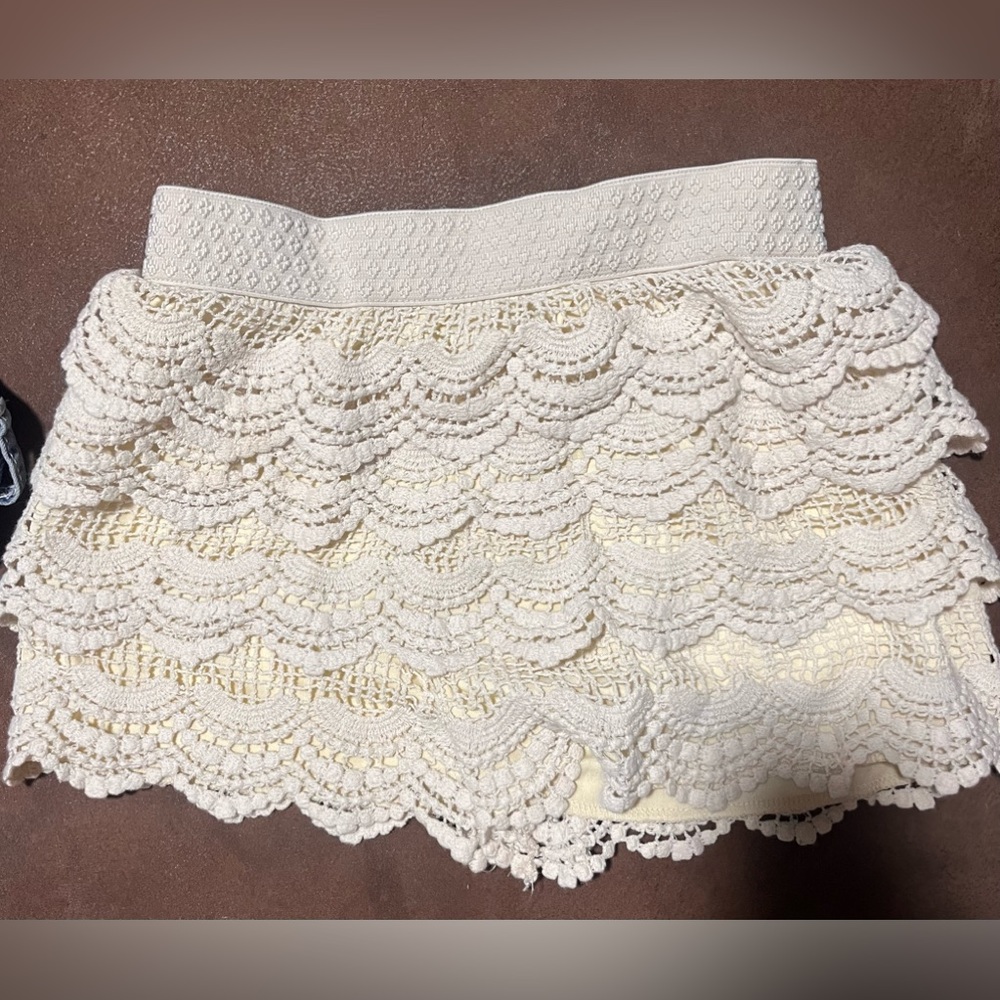 Girls lace material shorts